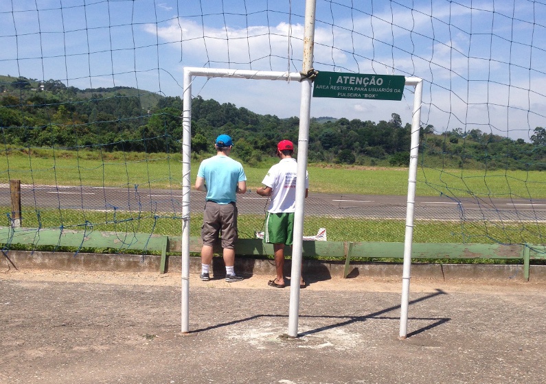 hobby 4 No campo de vôo